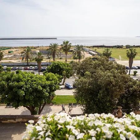 Trinacria Marina アパート